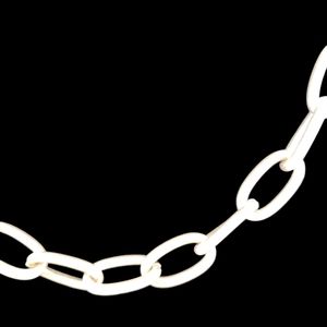 SILVER COLORED CHUNKY CHAIN 18 IN NECKLACE.  NEW WITHOUT TAGS OR BOX.